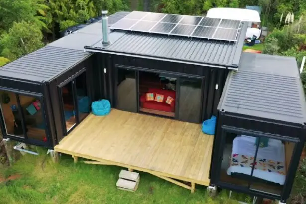 Vrouw maakt van vijf containers prachtige woning midden in natuur nieuw zeeland