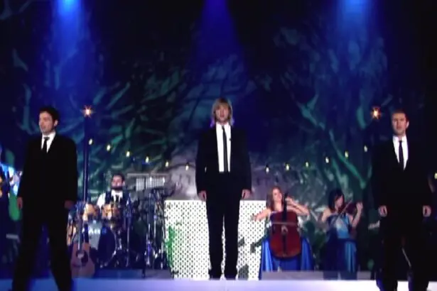 Drie ierse mannen geven optreden tijdens kerstconcert en bezorgen publiek kippenvel