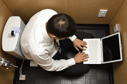 Onderzoek wijst uit: Mannen doen alsof ze naar het toilet moeten om klusjes en 'zeurende echtgenotes' te vermijden