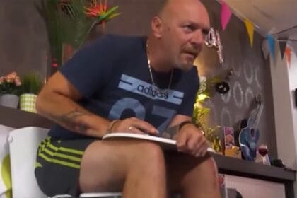 Jimmy zit 116 uur op het toilet om wereldrecord te behalen