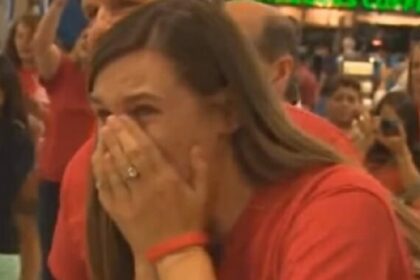 Stel adopteert meisje (6) dat niemand wilde - haar eerste woorden aan haar nieuwe mama zijn hartverwarmend