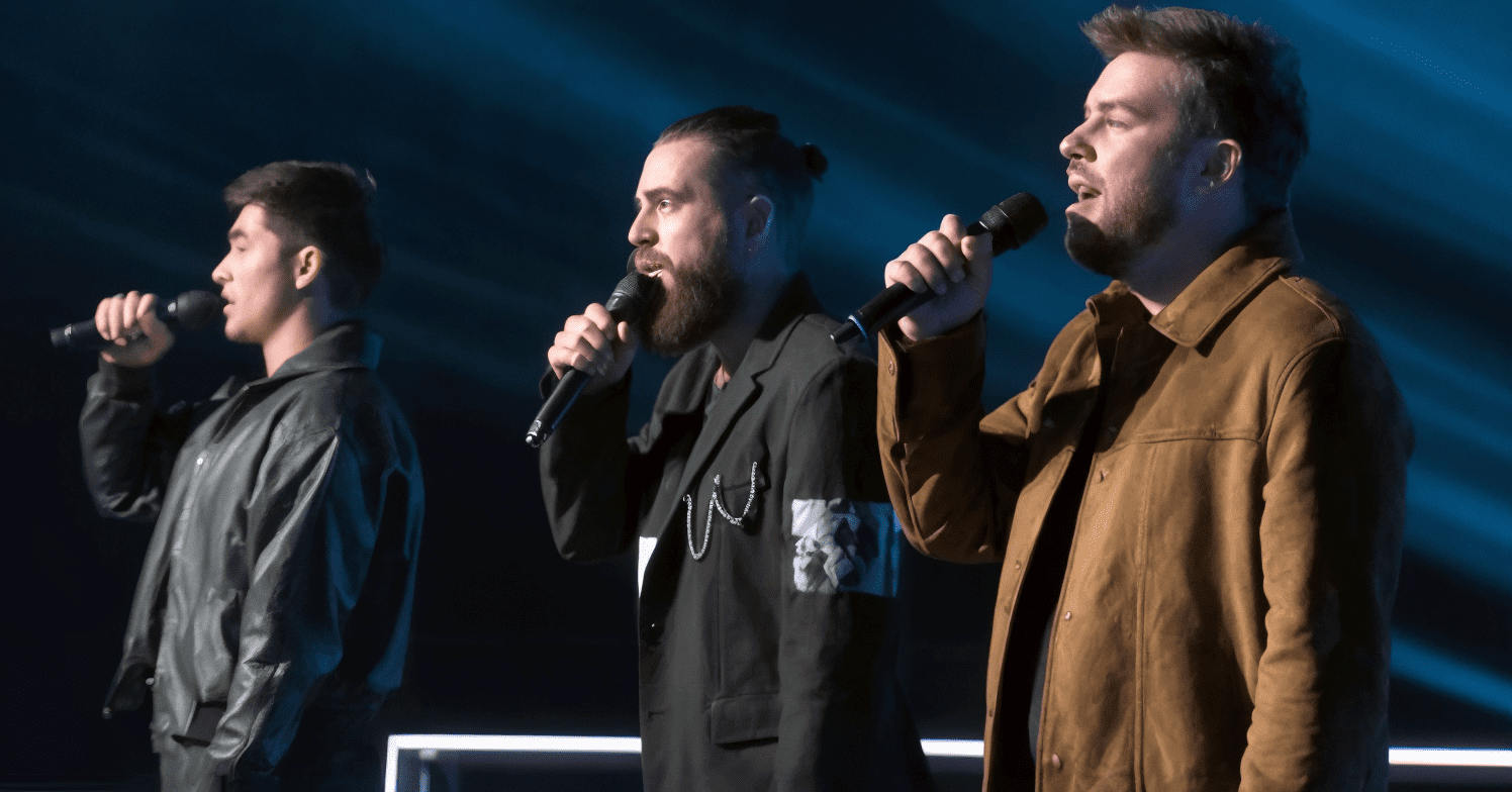 Tijdens de battles van “The Voice” zingen ze “You Raise Me Up” – zo mooi heb je het nog nooit zó gehoord!