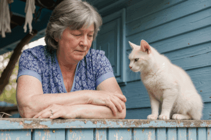 Oudere vrouw laat fortuin van 26 miljoen euro na aan haar huisdieren