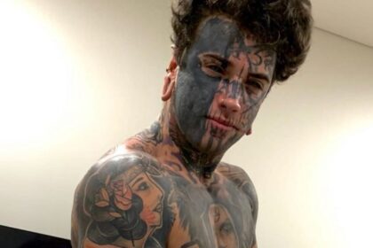 Vader is tatoeages op gezicht helemaal zat en ondergaat complete metamorfose (zo ziet hij er nu uit)