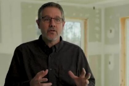 Miljonair bouwt 99 tiny houses voor daklozen in zijn geboorteplaats