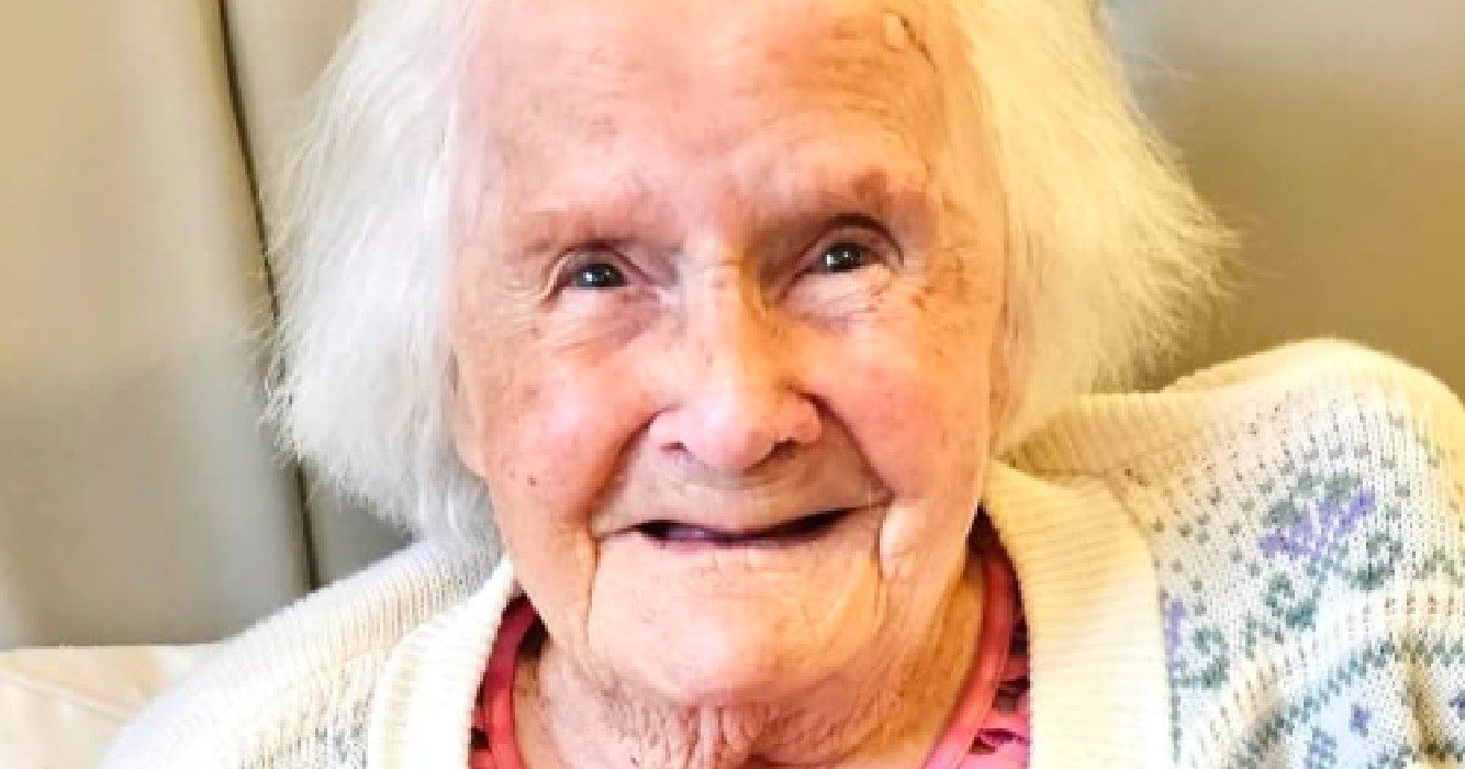 Vrouw die 108 jaar oud werd onthulde geheim van lang leven honden in plaats van kinderen
