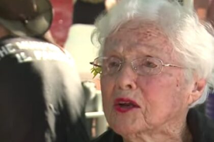 Overgrootmoeder breekt wereldrecord voor snelste 100 meter hardlopen