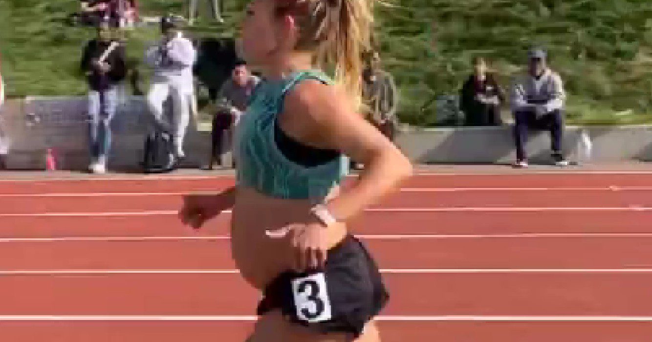 Vrouw is negen maanden zwanger en rent mijl in 5,17 minuten
