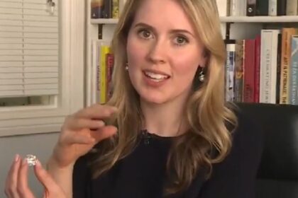 33 jaar geleden kocht vrouw ring voor 10 pond op rommelmarkt nu blijkt deze bijna 900000 euro waard