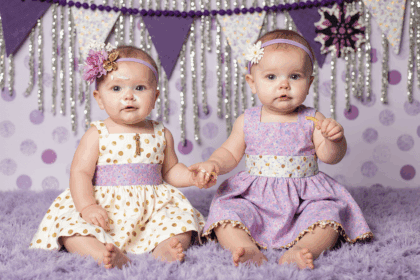 Tweeling krijgt allebei zeldzame en levensbedreigende kankerdiagnose